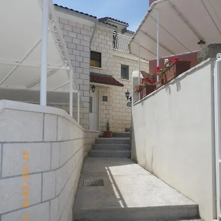 A2-apartment 50m From The With The Sea View Apartman